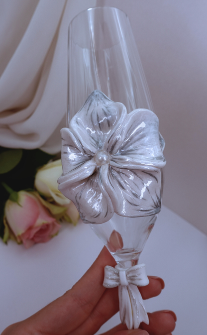 Pahar pentru șampanie - nuntă (cu flori)