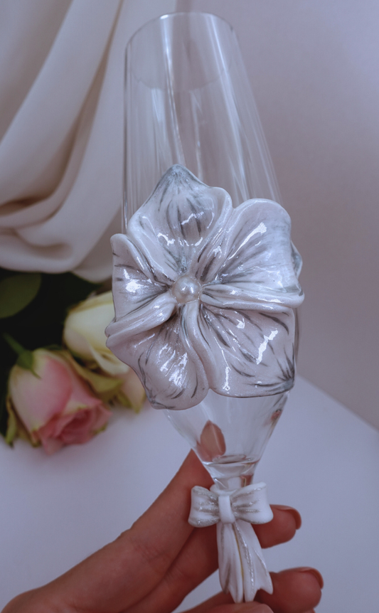 Pahar pentru șampanie - nuntă (cu flori)