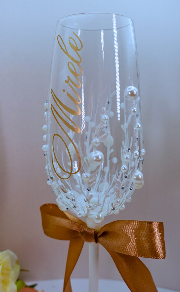 Pahar pentru șampanie - nuntă (strasuri/perle/pictura)